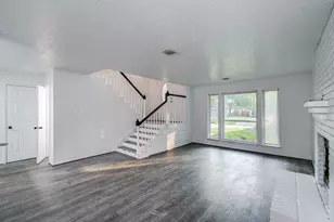 5006 Village Springs Dr, Houston, TX 77339 - Photo 8