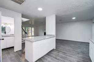 5006 Village Springs Dr, Houston, TX 77339 - Photo 12