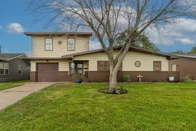 711 S 6th Street, Nederland, TX 77627 - Photo 1