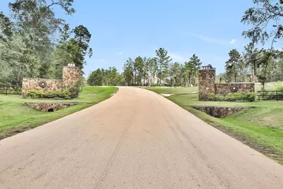 16068 Four Hills Rd, Willis, TX 77378 - Photo 8