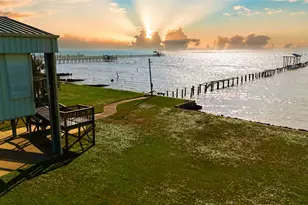 5330 Bayside Dr, Baytown, TX 77523 - Photo 2