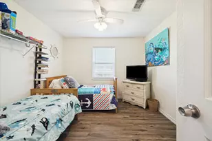 4003 Reeves Dr, Galveston, TX 77554 - Photo 16