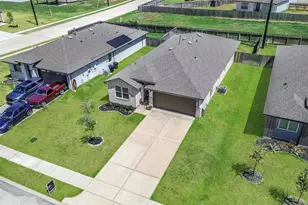 14734 Sweetwater Dr, Baytown, TX 77523 - Photo 2