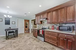 450 Piney Point Dr, Sour Lake, TX 77659 - Photo 8