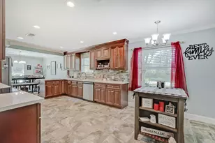 450 Piney Point Dr, Sour Lake, TX 77659 - Photo 10