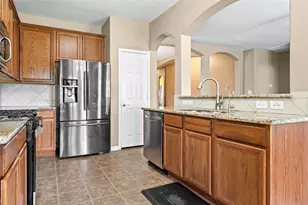8618 E Highlands Crossing, Highlands, TX 77562 - Photo 12
