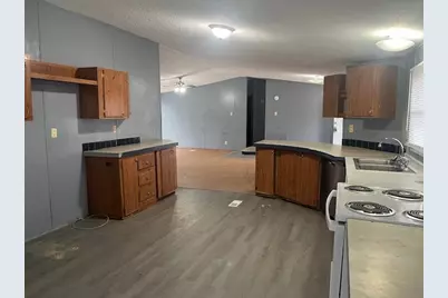 15219 Paradise Cove Drive, Willis, TX 77318 - Photo 6