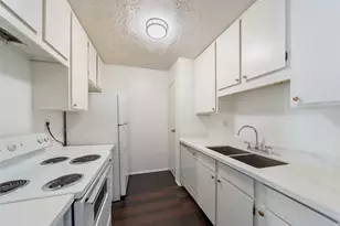 10053 Westpark Dr, Houston, TX 77042 - Photo 8