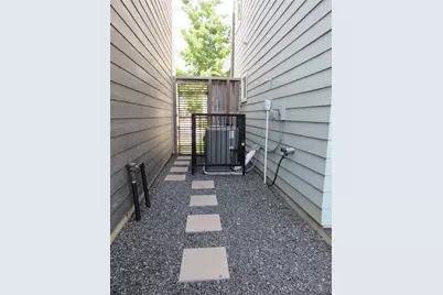 8624 Emnora Lane, Houston, TX 77080 - Photo 38