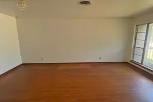 602 Nest Ln, Houston, TX 77022 - Photo 6