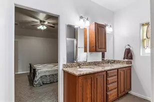 7909 Powerline Rd, Richmond, TX 77469 - Photo 16