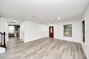 1910 Fallow Ln, Houston, TX 77049 - Photo 8