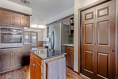 2310 Brooktree Drive, Houston, TX 77008 - Photo 12