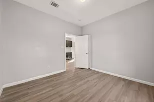 8211 Parnell St, Houston, TX 77051 - Photo 8