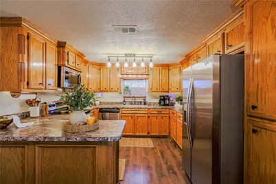 910 Brockman Street, Clute, TX 77531 - Photo 16