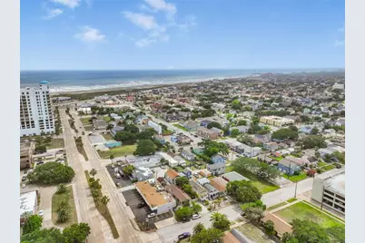 611 Church Street, Galveston, TX 77550 - Photo 2