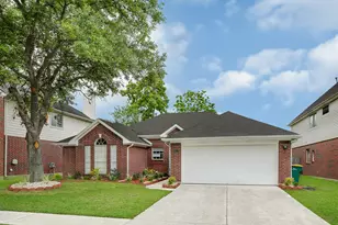 3515 Walden Dr, Pearland, TX 77584 - Photo 2