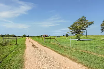 1687 Fm 949 Road, Sealy, TX 77474 - Photo 20