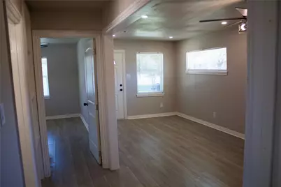 1323 E 32nd 1/2 Street, Houston, TX 77022 - Photo 16