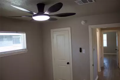 1323 E 32nd 1/2 Street, Houston, TX 77022 - Photo 12