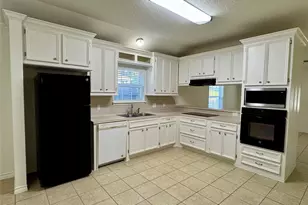 314 Greenleaf St, Huntsville, TX 77340 - Photo 8