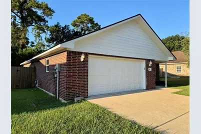 314 Green Leaf Street, Huntsville, TX 77340 - Photo 2