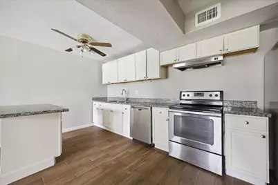 768 Memorial Mews Street #1, Houston, TX 77079 - Photo 6