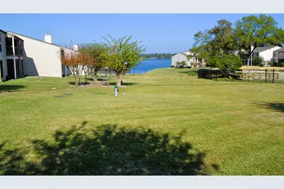 102 Lakeview Terrace #D, Conroe, TX 77356 - Photo 2