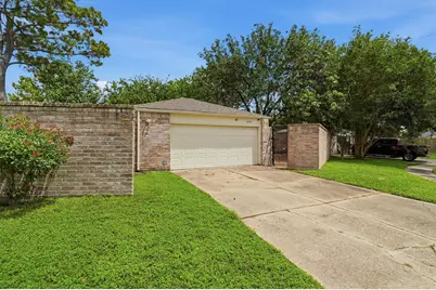 16131 Highlander Drive, Houston, TX 77082 - Photo 2