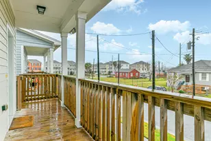 2809 Winnie St, Galveston, TX 77550 - Photo 4