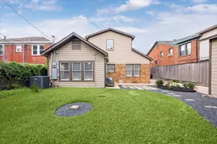 1935 W McKinney St, Houston, TX 77019 - Photo 26