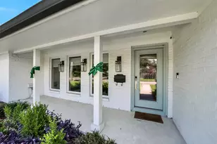 2503 Stoney Brook Dr, Houston, TX 77063 - Photo 2