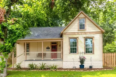 116 S Avenue D, Shiner, TX 77984 - Photo 1