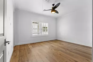 1156 Mosaico Ln, Houston, TX 77055 - Photo 32
