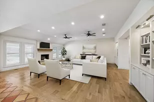 211 Rolling Hill Dr, La Grange, TX 78945 - Photo 2