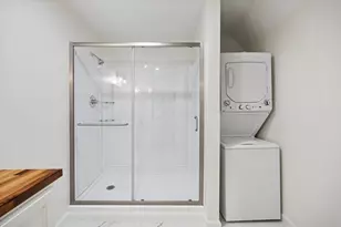 1011 W 10th St, Houston, TX 77008 - Photo 10