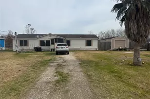 321 Tennyson St, Dickinson, TX 77539 - Photo 2