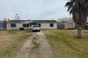 321 Tennyson St, Dickinson, TX 77539 - Photo 1