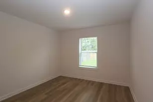 985 Garden Path Dr, Willis, TX 77378 - Photo 12