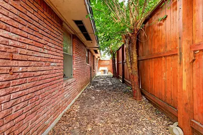 1007 W 30th Street, Houston, TX 77018 - Photo 32