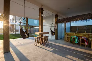 2285 E Lobster St, Crystal Beach, TX 77650 - Photo 8