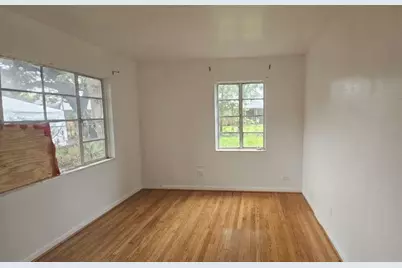 121 W Riverwood Drive, Houston, TX 77076 - Photo 10
