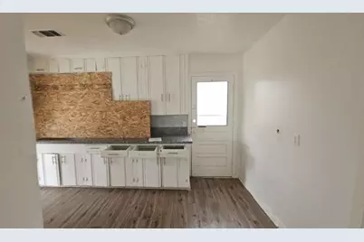 121 W Riverwood Drive, Houston, TX 77076 - Photo 6