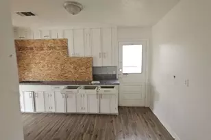 121 W Riverwood Dr, Houston, TX 77076 - Photo 6