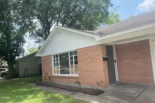 121 W Riverwood Dr, Houston, TX 77076 - Photo 2