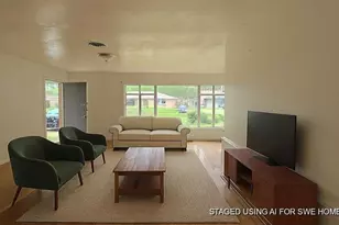 121 W Riverwood Dr, Houston, TX 77076 - Photo 4