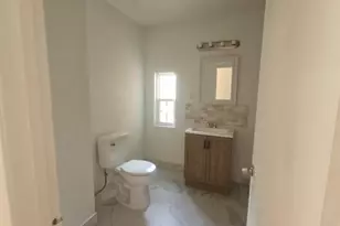 121 W Riverwood Dr, Houston, TX 77076 - Photo 8