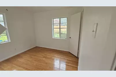 121 W Riverwood Drive, Houston, TX 77076 - Photo 8