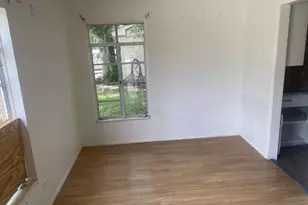 121 W Riverwood Dr, Houston, TX 77076 - Photo 6