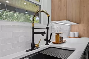 9630 Vilven Ln, Houston, TX 77080 - Photo 10
